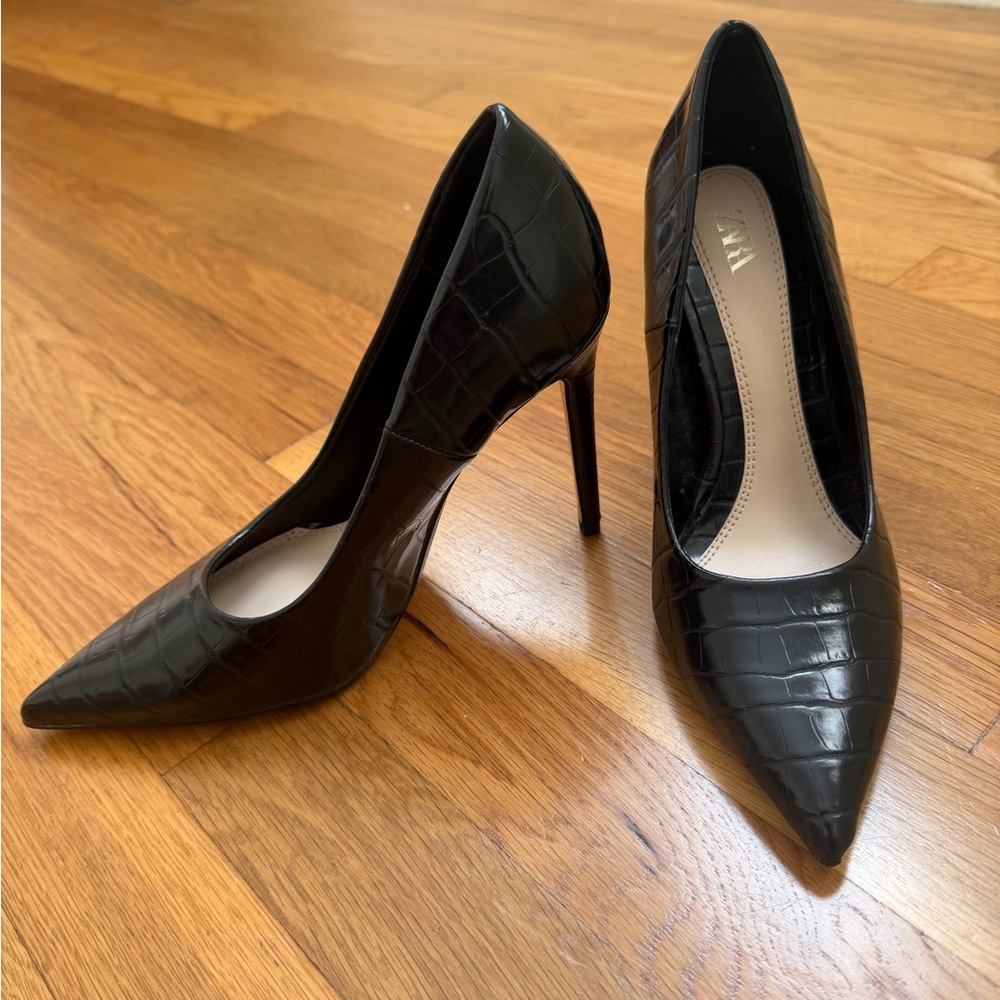Zara NEW Black Croc-Embossed Pointed Stiletto Heels